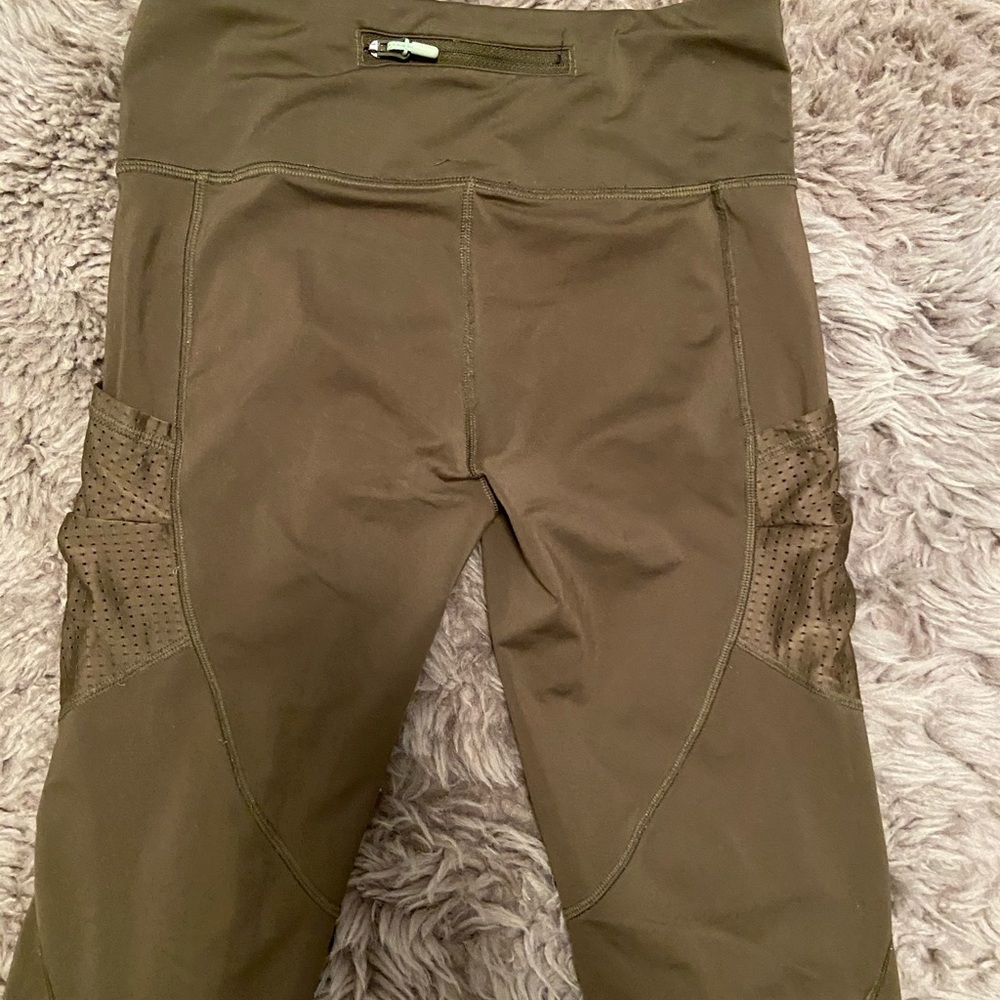 Ivivva Girls Cropped Green Leggings Size 12 - Picture 8 of 11
